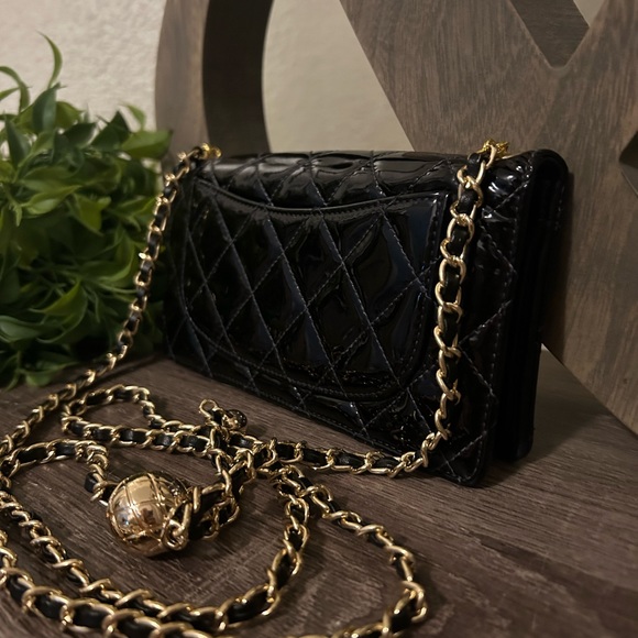 🔱🖤Chanel Quilted Patent Wallet on a Chain Crossbody Matelasse WOC Style - Picture 6 of 10